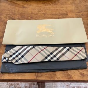 Burberry Classic Cut Check Silk Tie
